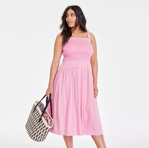 Elegant Pink Smocked Dress - Picture 1 of 6